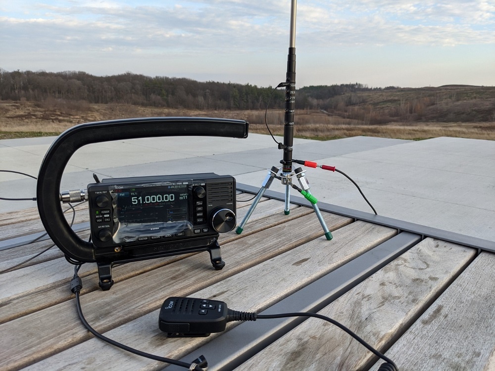 Comet HFJ-350M Toy Box 9 Band Portable Telescopic Antenna Comet HFJ-350M Toy Box 9 Band Portable Telescopic Antenna