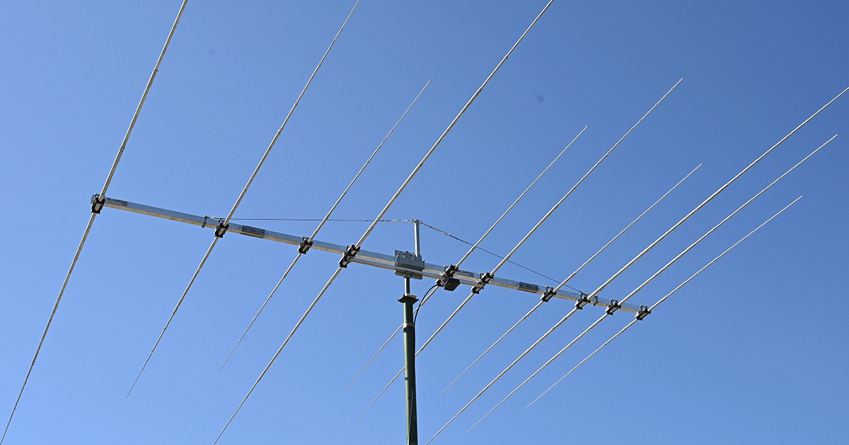 HF 3 Band Antenna on 6 meter boom 20m 15m and 10m HF 3 Band Antenna on 6 meter boom 20m 15m and 10m